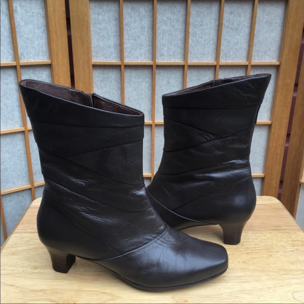 Aravon by New Balance Brown Leather Boot SZ 7 1/2